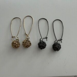 Source Unknown Gold and Black Wire Ball Earrings